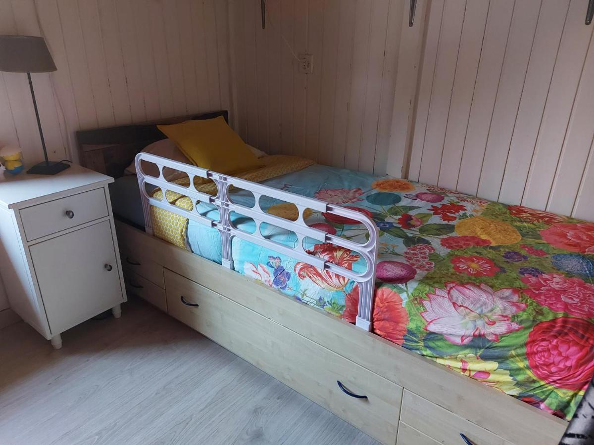 Petite Maison Sur La Colline Du Gibloux: 1Chambre,1 Salon Et Salle De Bain Prives Au Rez De Chausse, Piscine Exterieur Et Bbq , Le Châtelard-Montreux 외부 사진